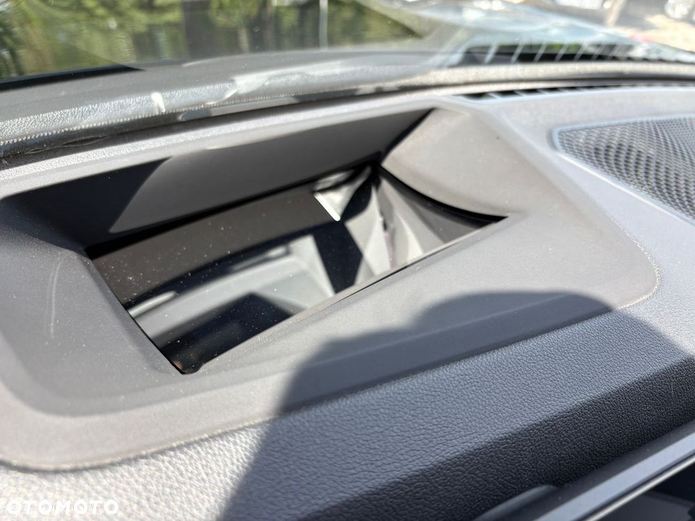 BMW Seria 3 318d - 11