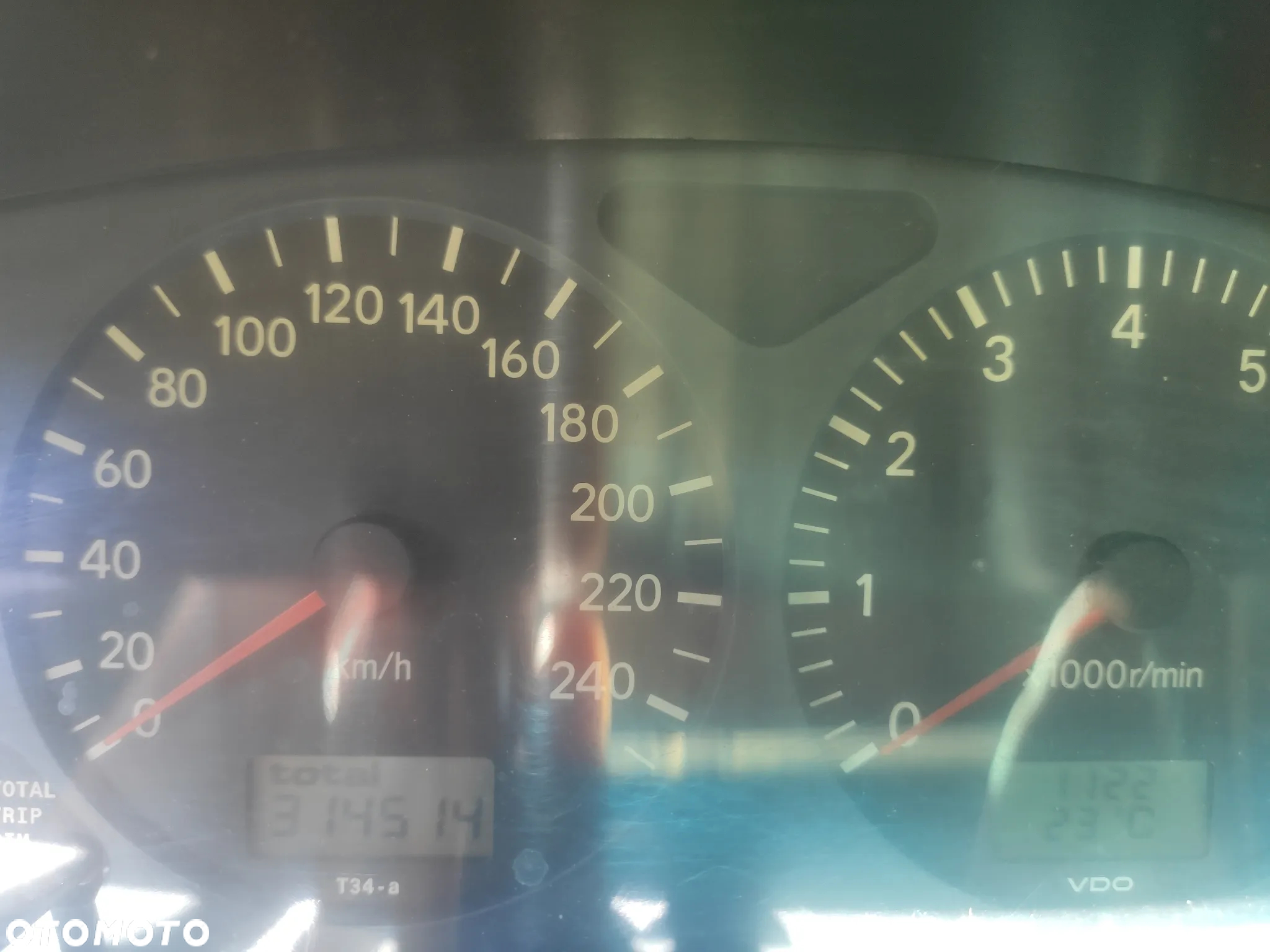 Toyota Avensis 2.0 Sol - 10