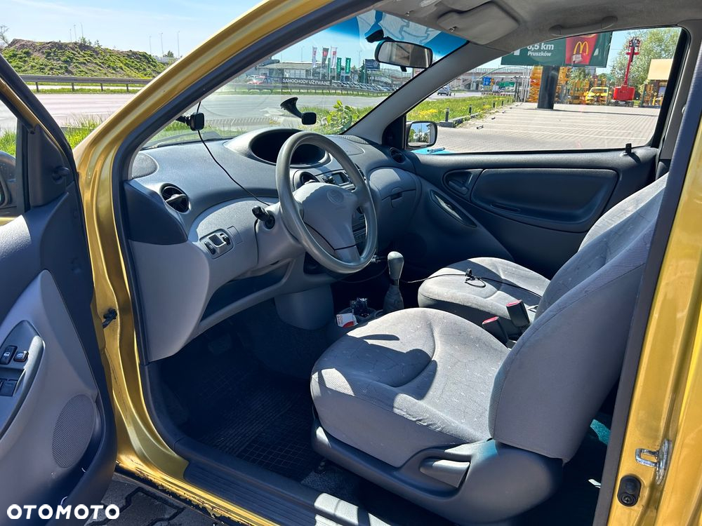 Toyota Yaris - 9