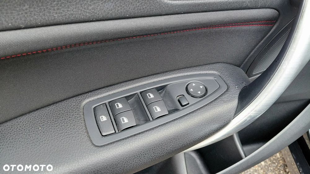 BMW Seria 1 118i Sport Line - 34