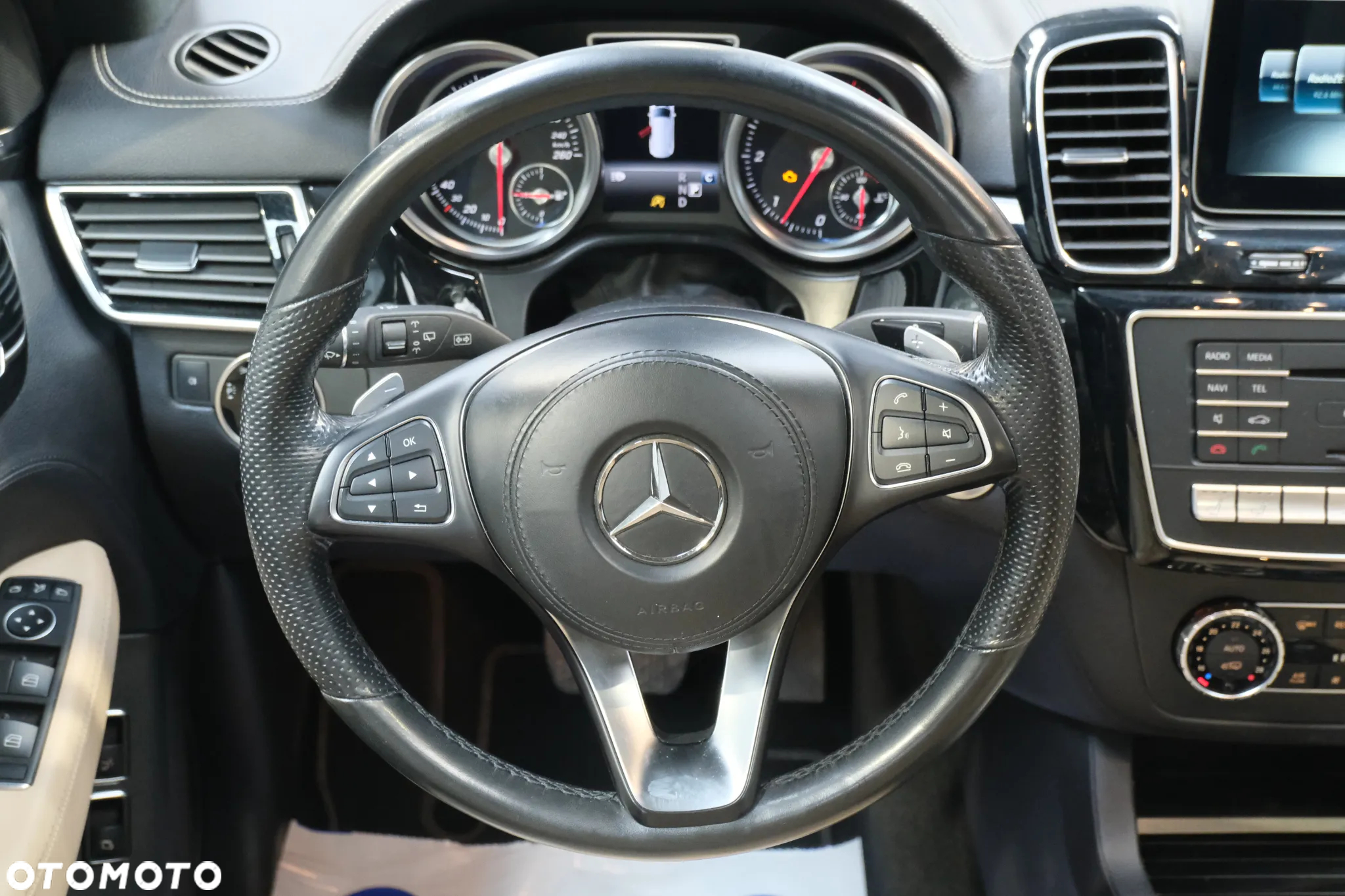 Mercedes-Benz GLS 350 d 4-Matic - 22