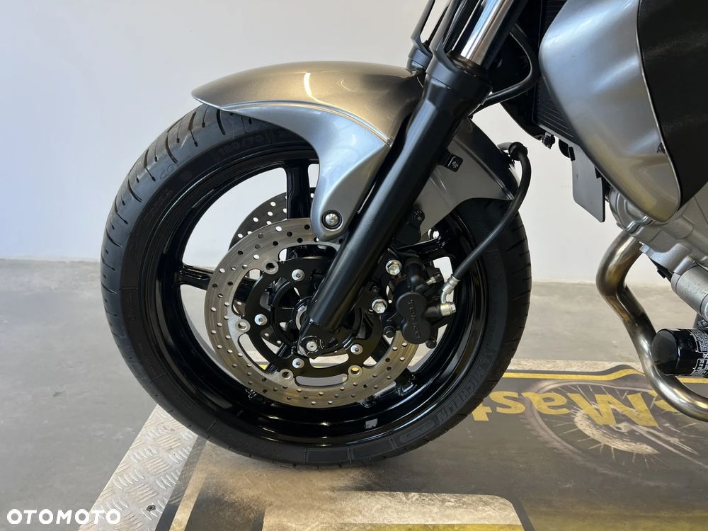 Suzuki Gladius - 7
