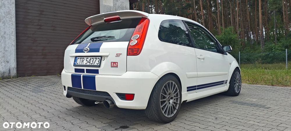 Ford Fiesta - 2