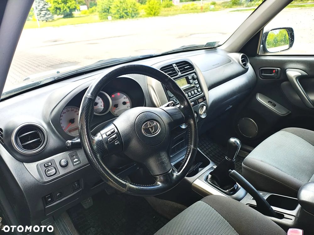 Toyota RAV4 1.8 VVT-i Terra 2WD - 25