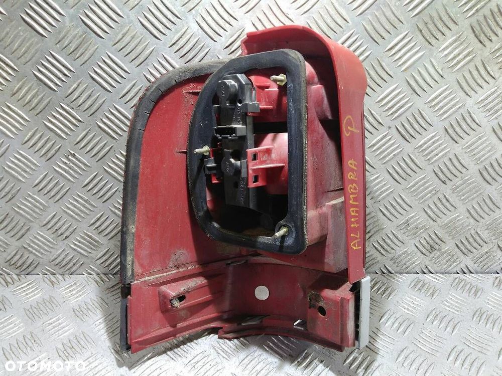 LAMPA PRAWA TYLNA SEAT ALHAMBRA - 2