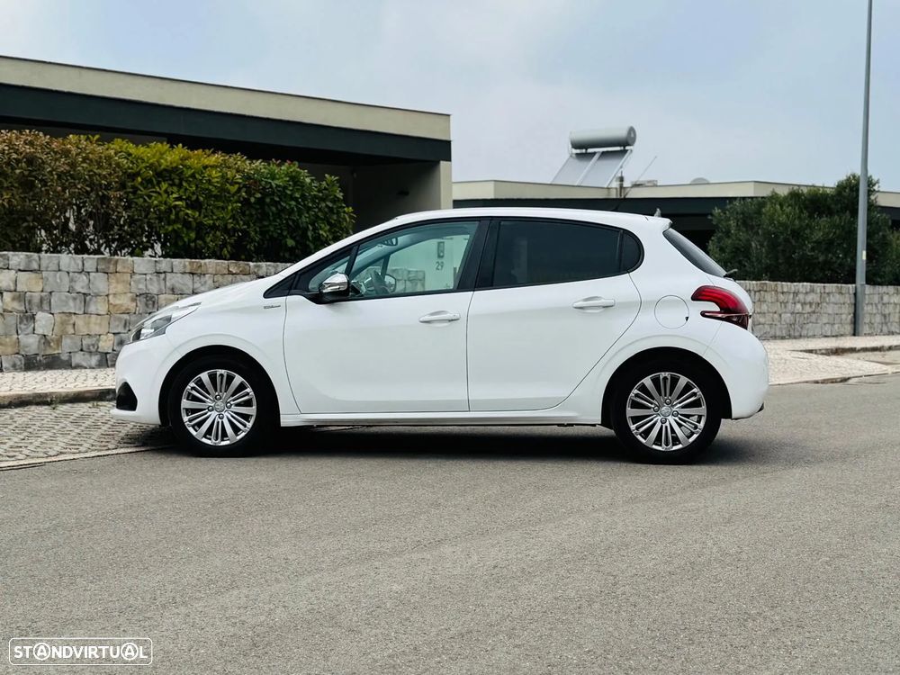 Peugeot 208 1.6 BlueHDi Style - 4