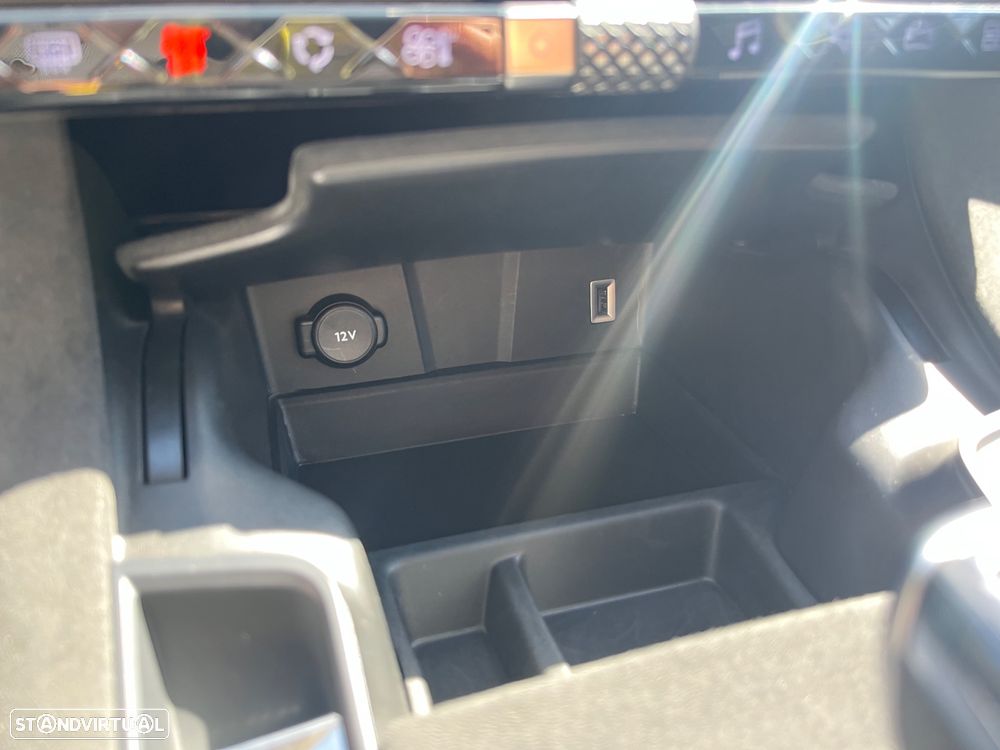 DS DS7 Crossback E-Tense Performance Line EAT8 - 38