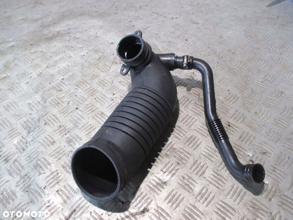 VW PASSAT B5 1,9tdi AWX 130km rura powietrza 8D0129615K - 4