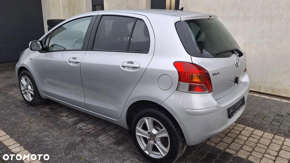 Toyota Yaris 1.33 VVT-i Executive - 9