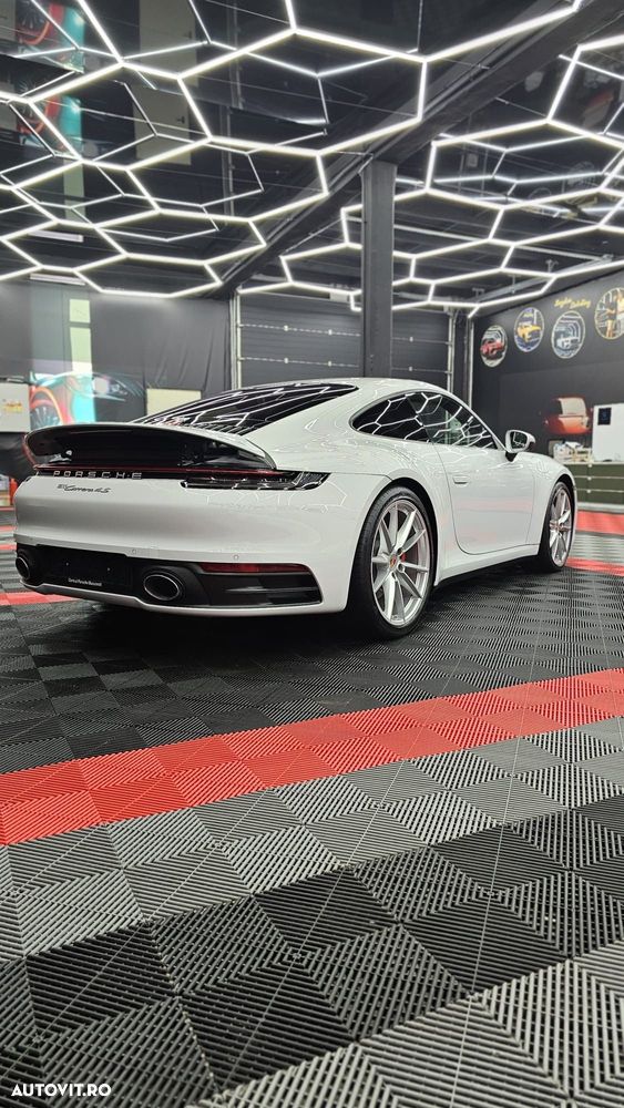 Porsche 911 4S - 4