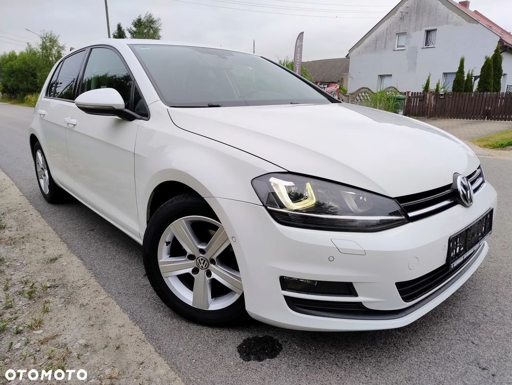 Volkswagen Golf - 1