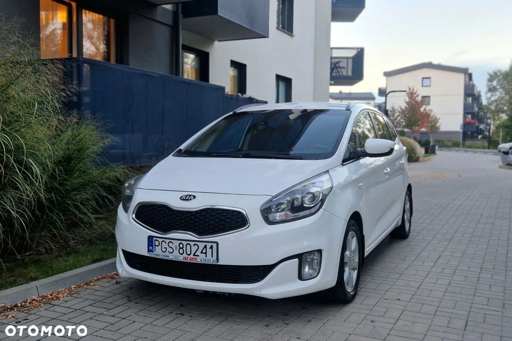 Kia Carens - 1
