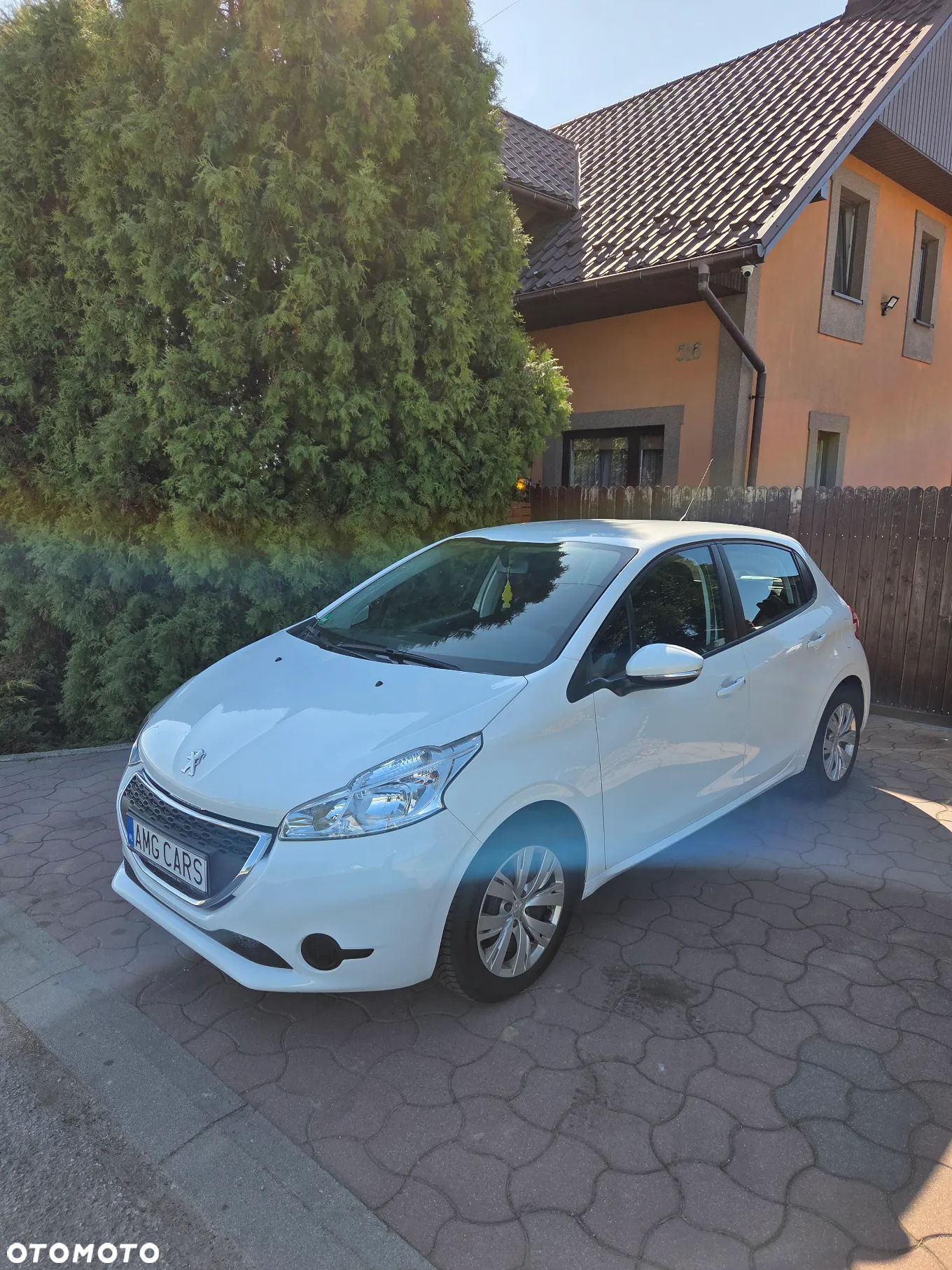 Peugeot 208 - 6