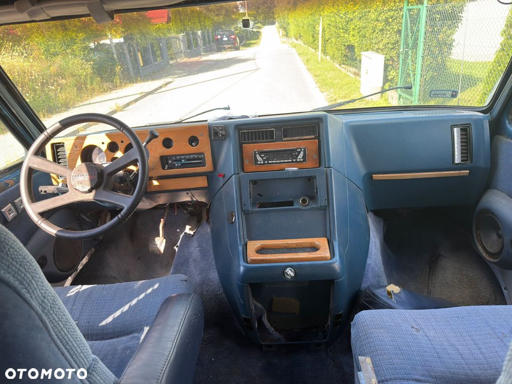 Chevrolet C-20 - 16