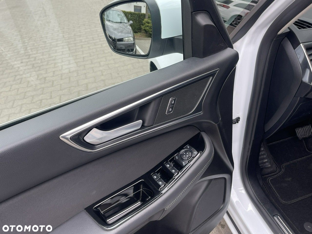 Ford S-Max - 21