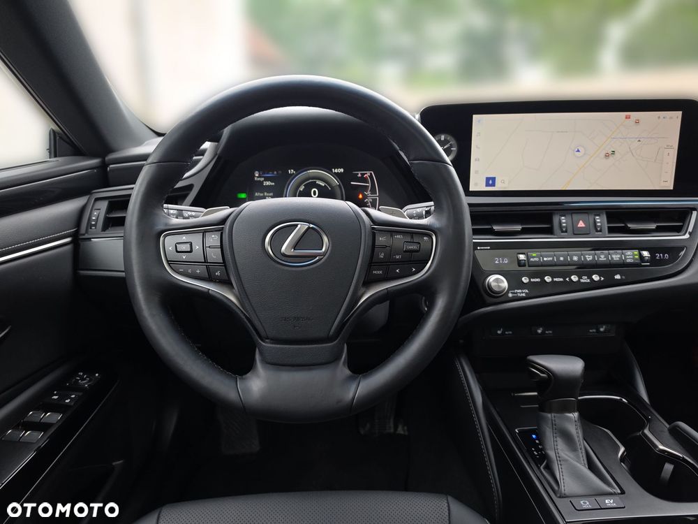 Lexus ES 300h Business Edition - 11