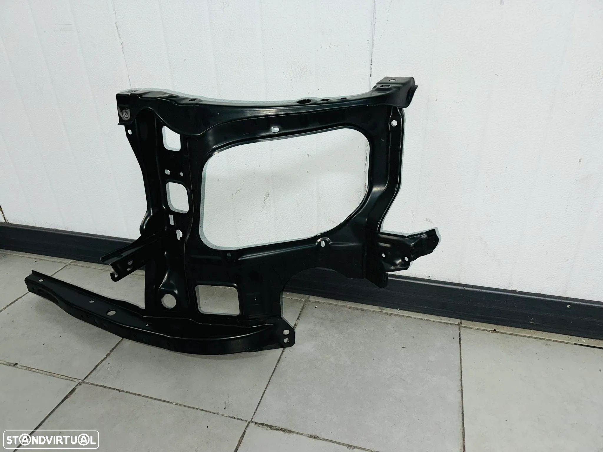 Máscara do Farol Direito Toyota Hylux - 2005 / 2011 - FRTE148 - 1