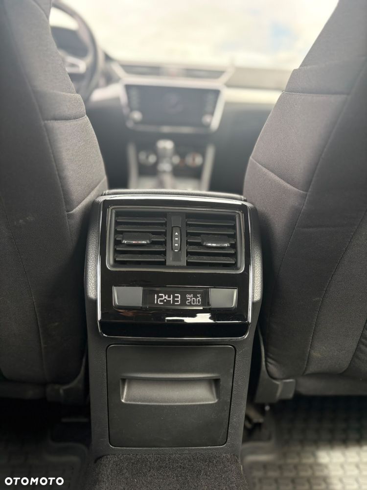 Skoda Superb 2.0 TSI Ambition DSG - 5