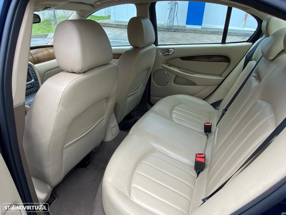 Jaguar X-Type 2.2 D Classic - 9