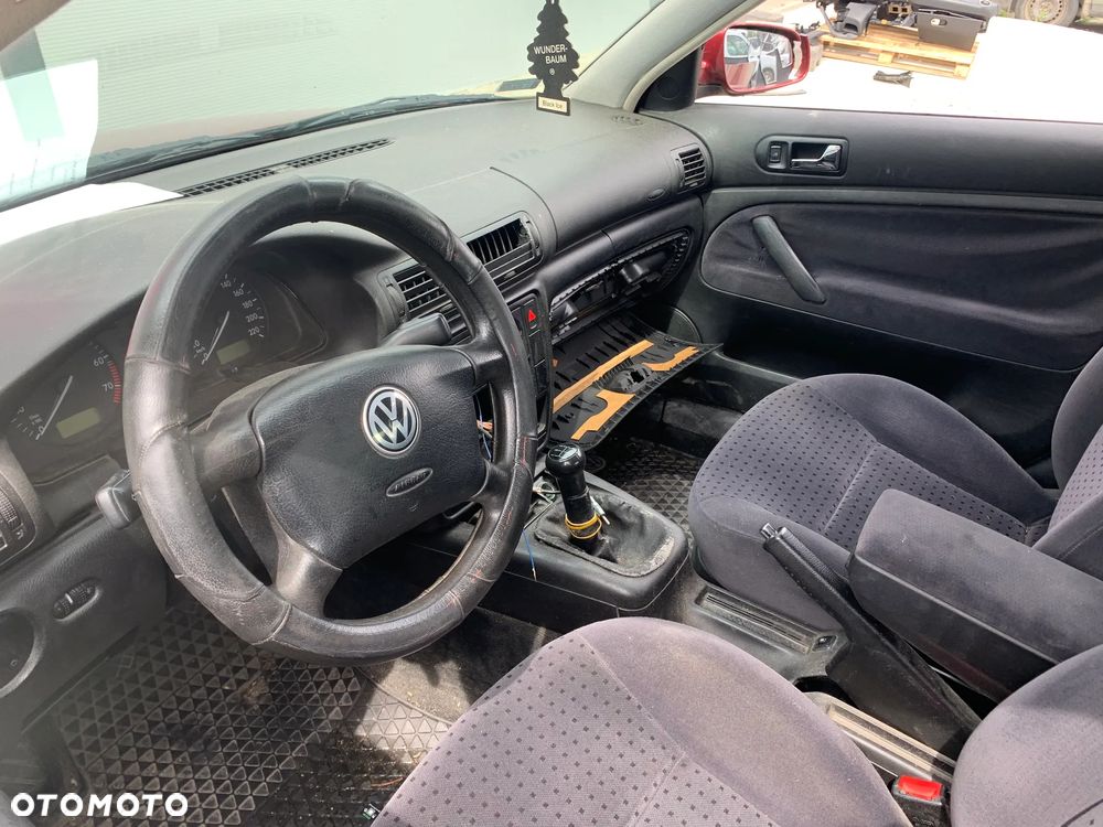 VW VOLKSWAGEN PASSAT 1997 *SAMOCHÓD NA CZĘŚCI* 1616 MASKA, LAMPA, DRZWI, LUSTERKO, ZDERZAK, GRILL, BŁOTNIK, KLAPA, BELKA, DESKA, FOTELE, KANAPA, ĆWIARTKA KIEROWNICA, TARCZE, ZACISKI, ZAWIESZENIE, KOMPLETNY PRZÓD, KOMPLETNY TYŁ, LICZNIK, ZEGARY, PRAWE LEWE PRZÓD TYŁ - 5