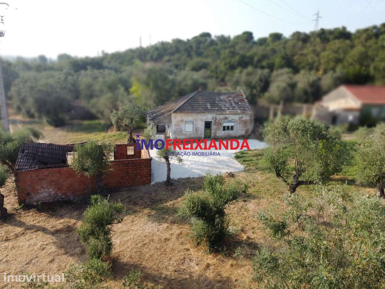 Quinta com moradia e 16 700 m2 de terreno em Valbom - Tomar - Grande imagem: 3/27