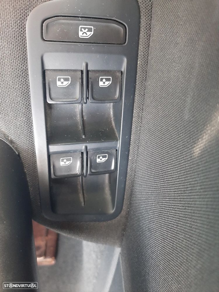 VW Golf 1.6 TDI BlueMotion DSG Comfortline - 28