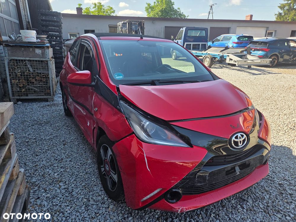 Toyota Aygo x-clusiv - 2
