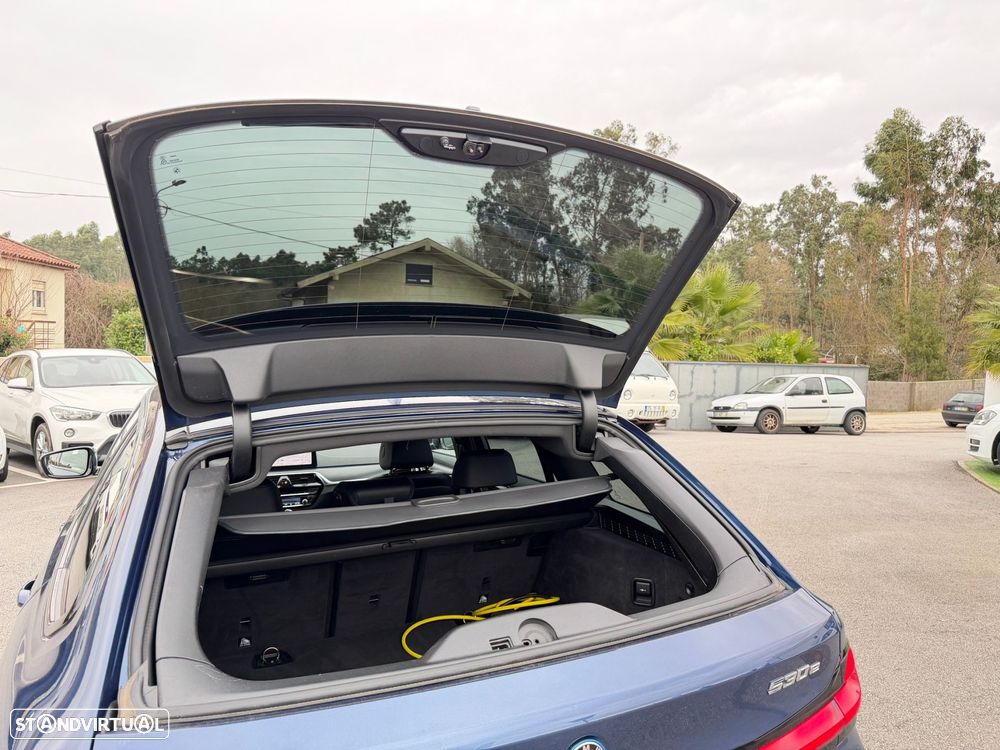 BMW 530 e Pack 50 anos M - 13