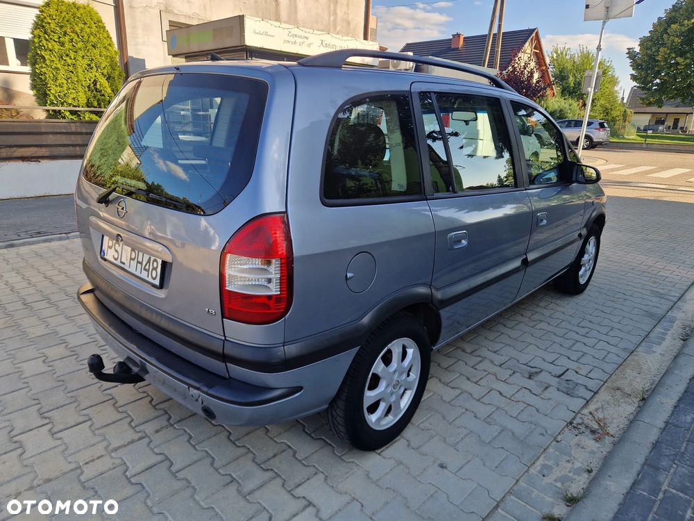 Opel Zafira 1.8 16V Comfort - 12