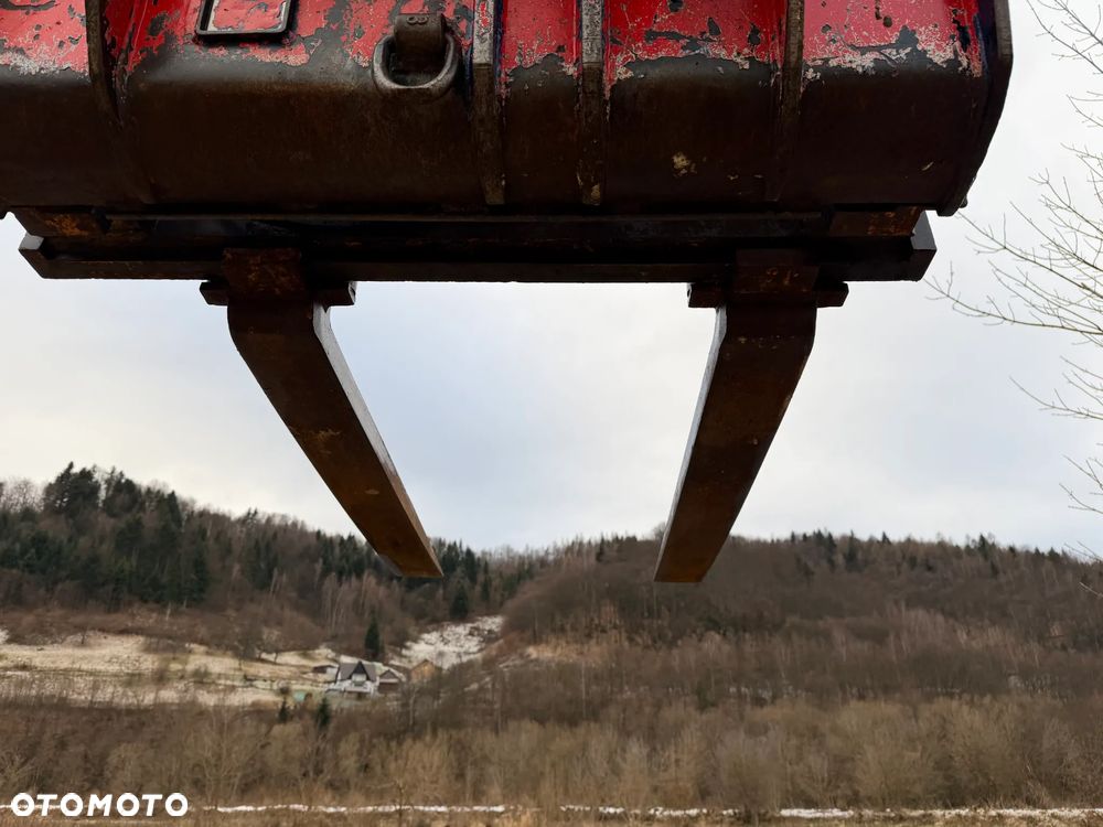 Manitou MLT523  Ładowarka teleskopowa 5m Wysięg 2,3 tony udzwig. Posuw wideł Hydrauliczny oraz rozsuwanie wideł hydr. Szybko-złącze hydrauliczne. 2x kamera PERKINS silnik TURBO  z Komuny Norweskiej! Jak Nowa 4287 mtg Zero luzów wycieków SERWISOWANA w  DEKRA.  Opony jak Nowe. Napęd 4x4 Hydrostatic REWERS - 28