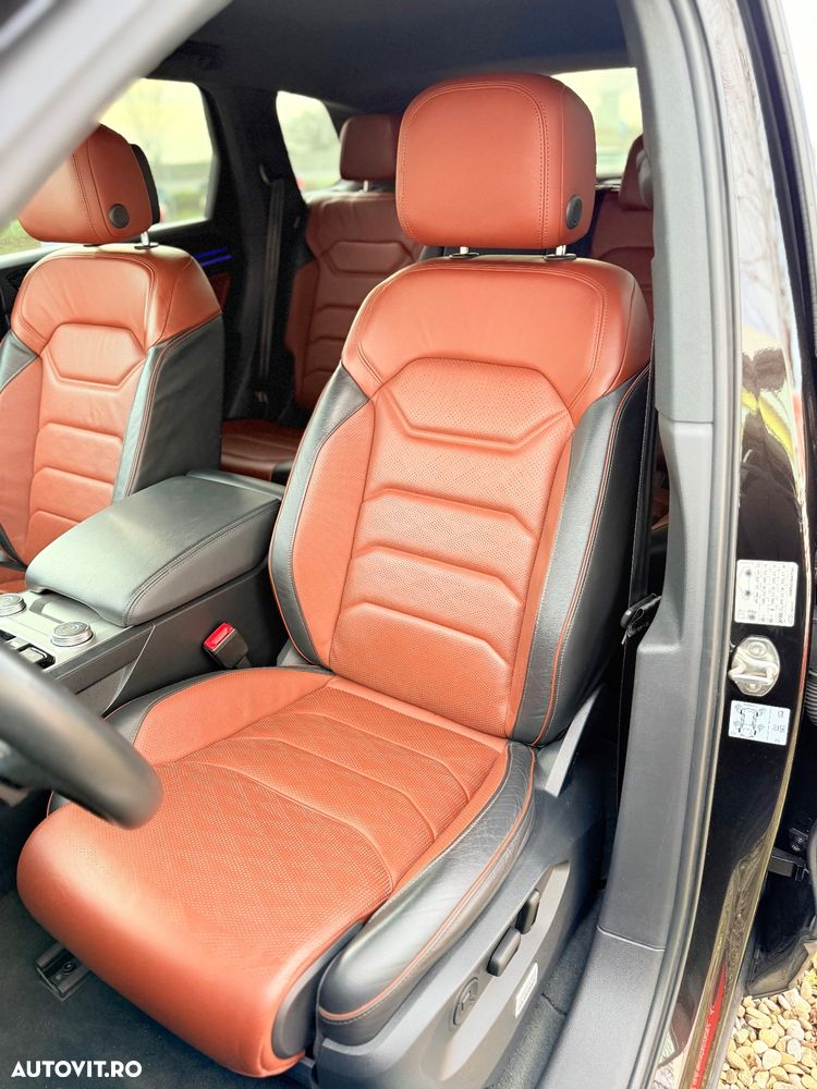 Volkswagen Touareg V6 TSI 4MOTION Elegance - 12