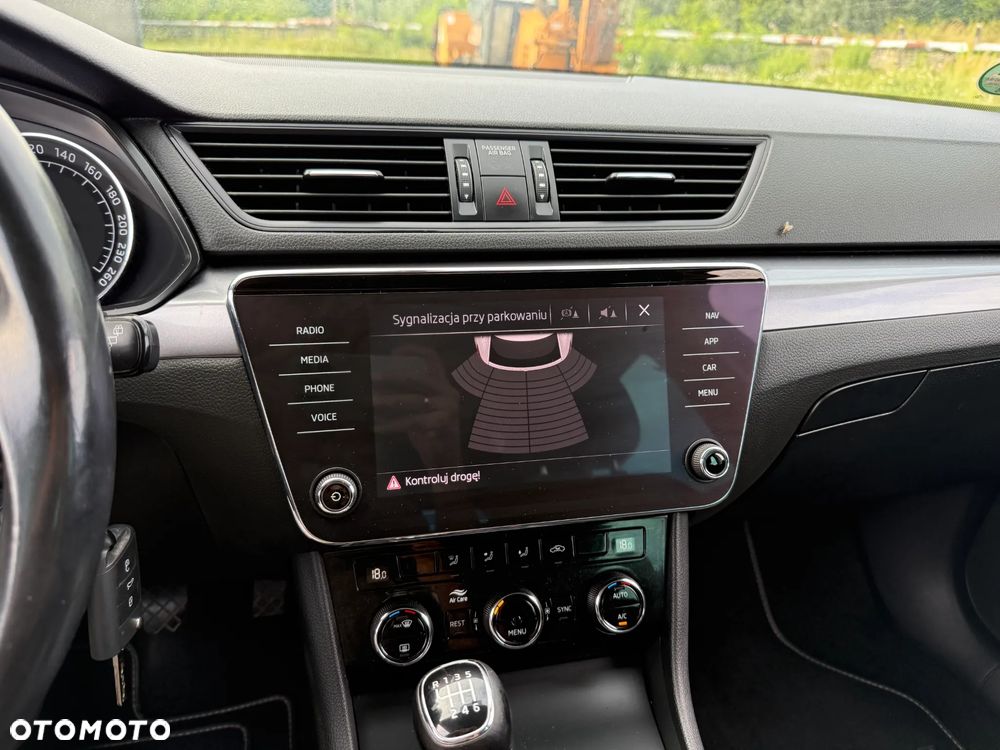 Skoda Superb 2.0 TDI Premium Edition - 18
