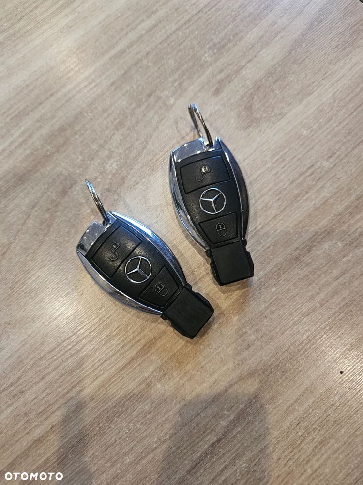 Mercedes-Benz Klasa C 200 CDI BlueEff Elegance - 36