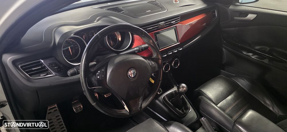 Alfa Romeo Giulietta 1.6 JTDm Exclusive - 11