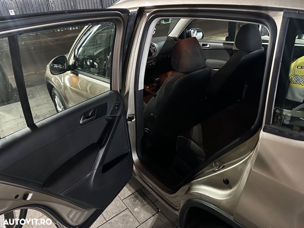 Volkswagen Tiguan - 8