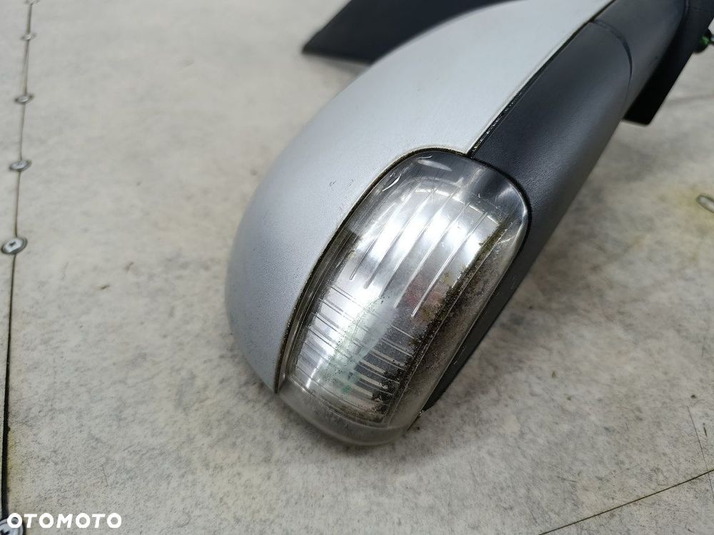 LUSTERKO PRAWE VW TOURAN I LA7W - 8