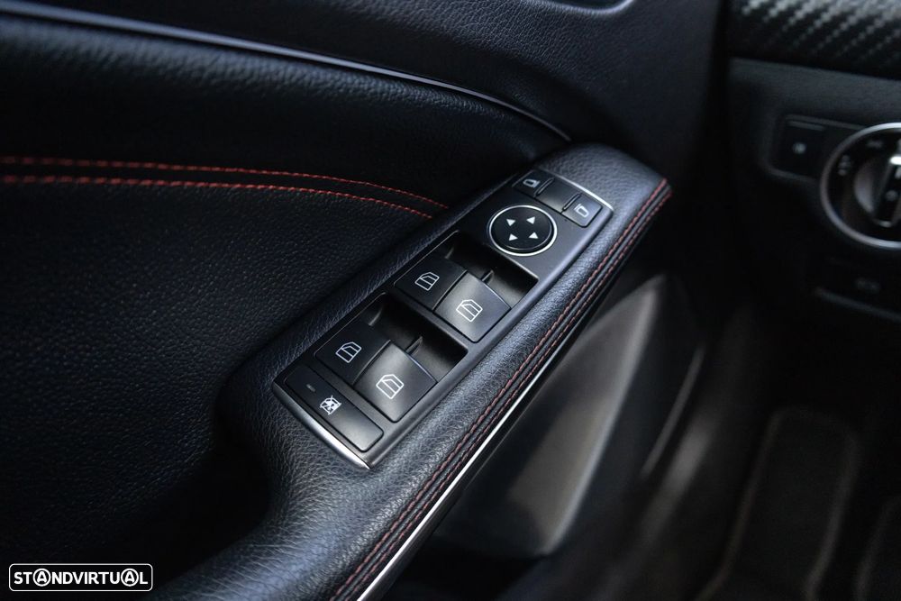 Mercedes-Benz A 45 AMG 4-Matic - 32