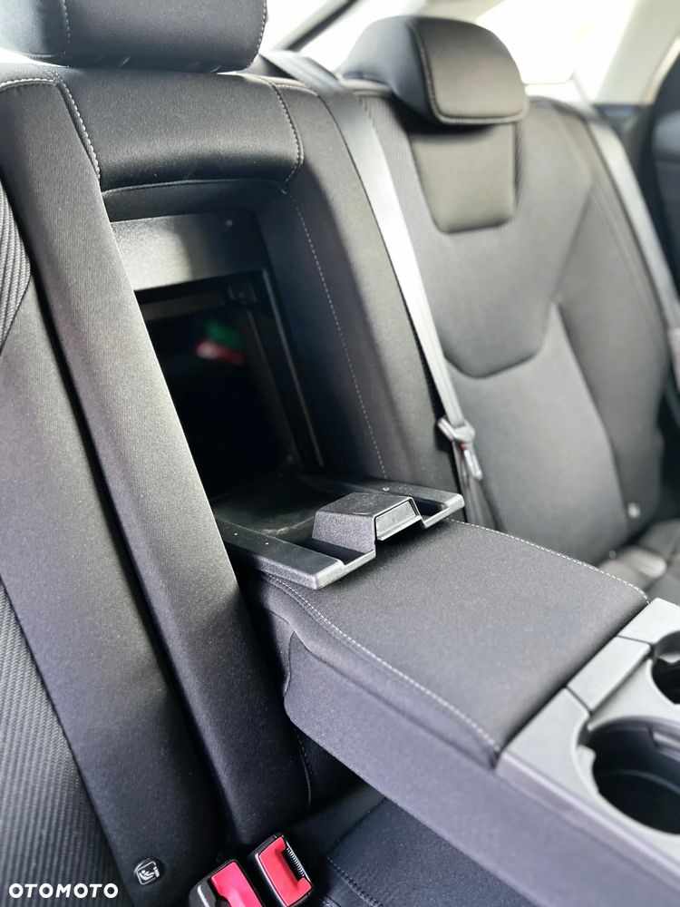 Ford Mondeo - 16