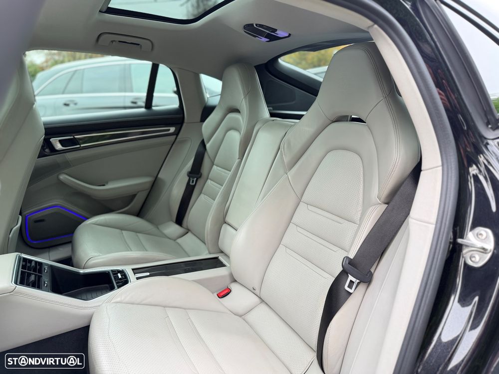 Porsche Panamera - 19