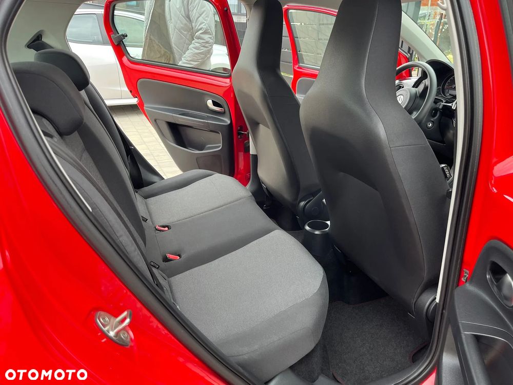 Volkswagen up! - 8