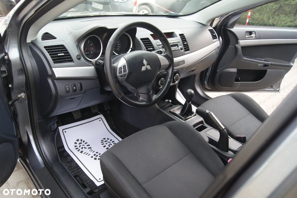 Mitsubishi Lancer 1.6 Inform - 21