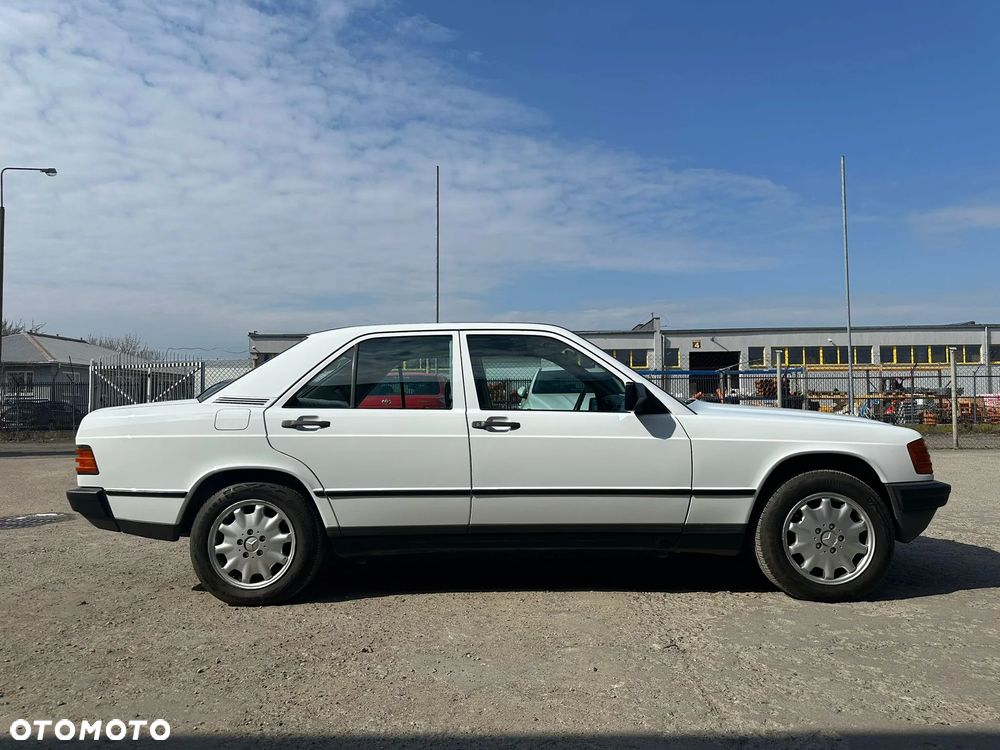 Mercedes-Benz W201 (190) - 6