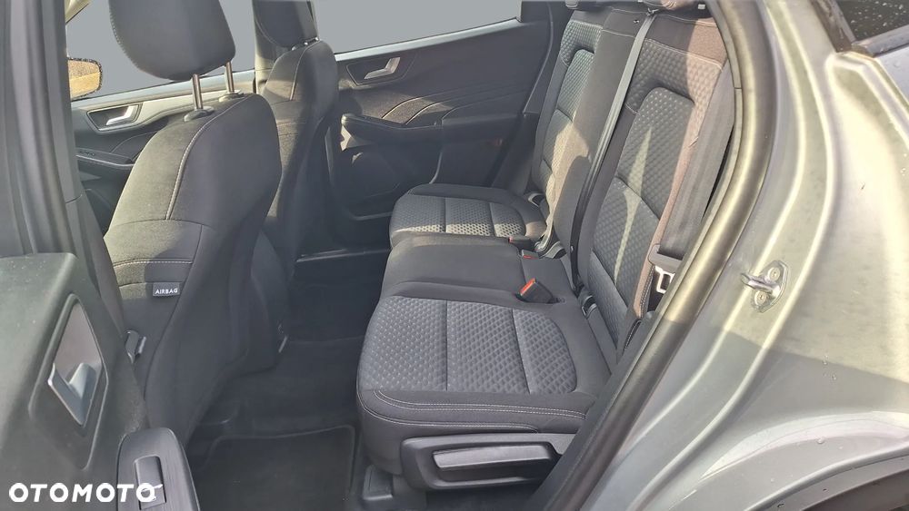 Ford Kuga - 8