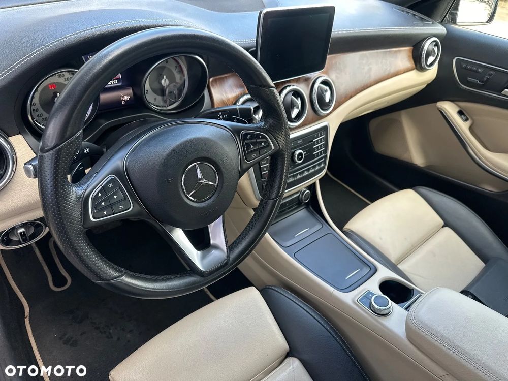 Mercedes-Benz GLA 250 4-Matic - 18