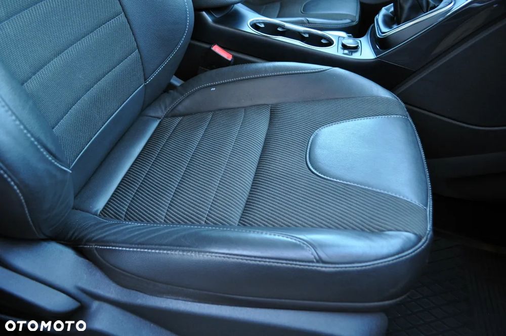 Ford Kuga 1.6 EcoBoost FWD Titanium ASS - 33