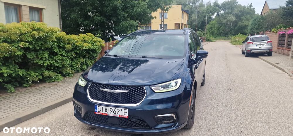 Chrysler Pacifica - 1