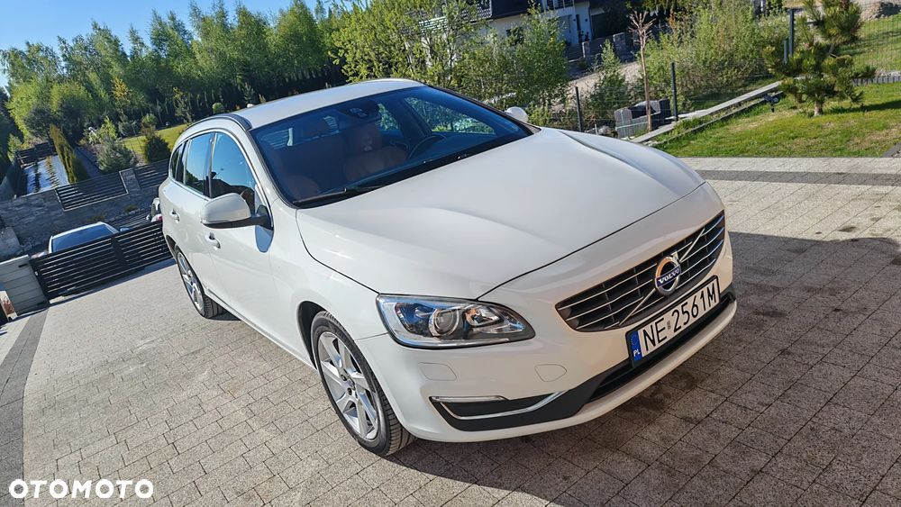 Volvo V60 D4 Geartronic Momentum - 16