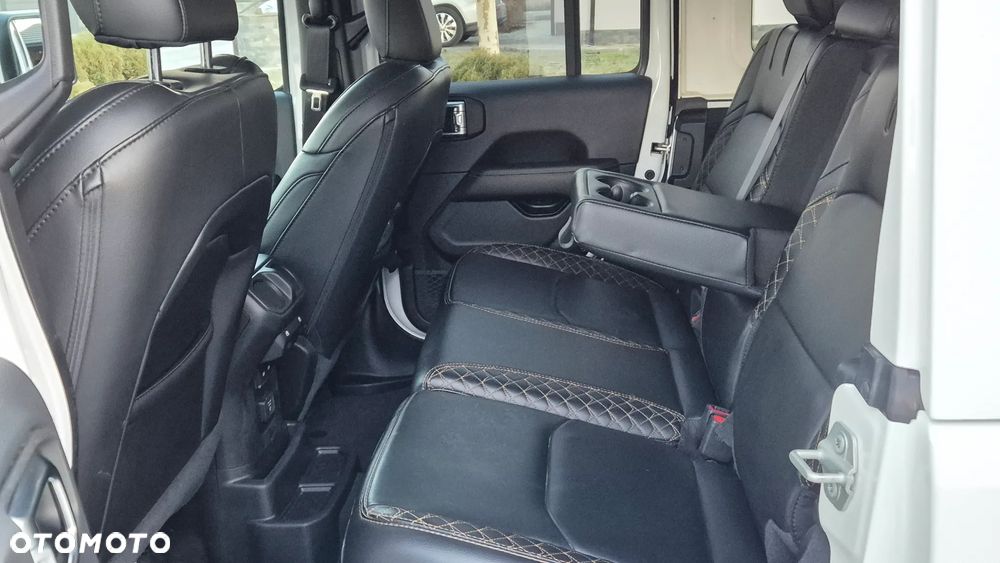 Jeep Wrangler - 36