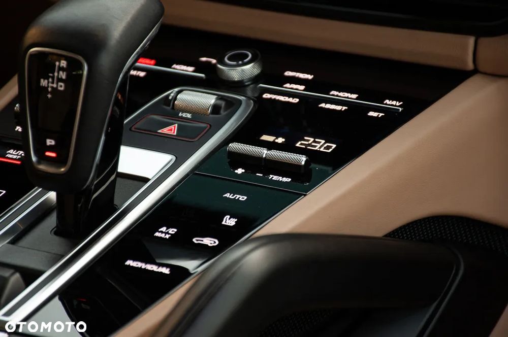 Porsche Cayenne - 31