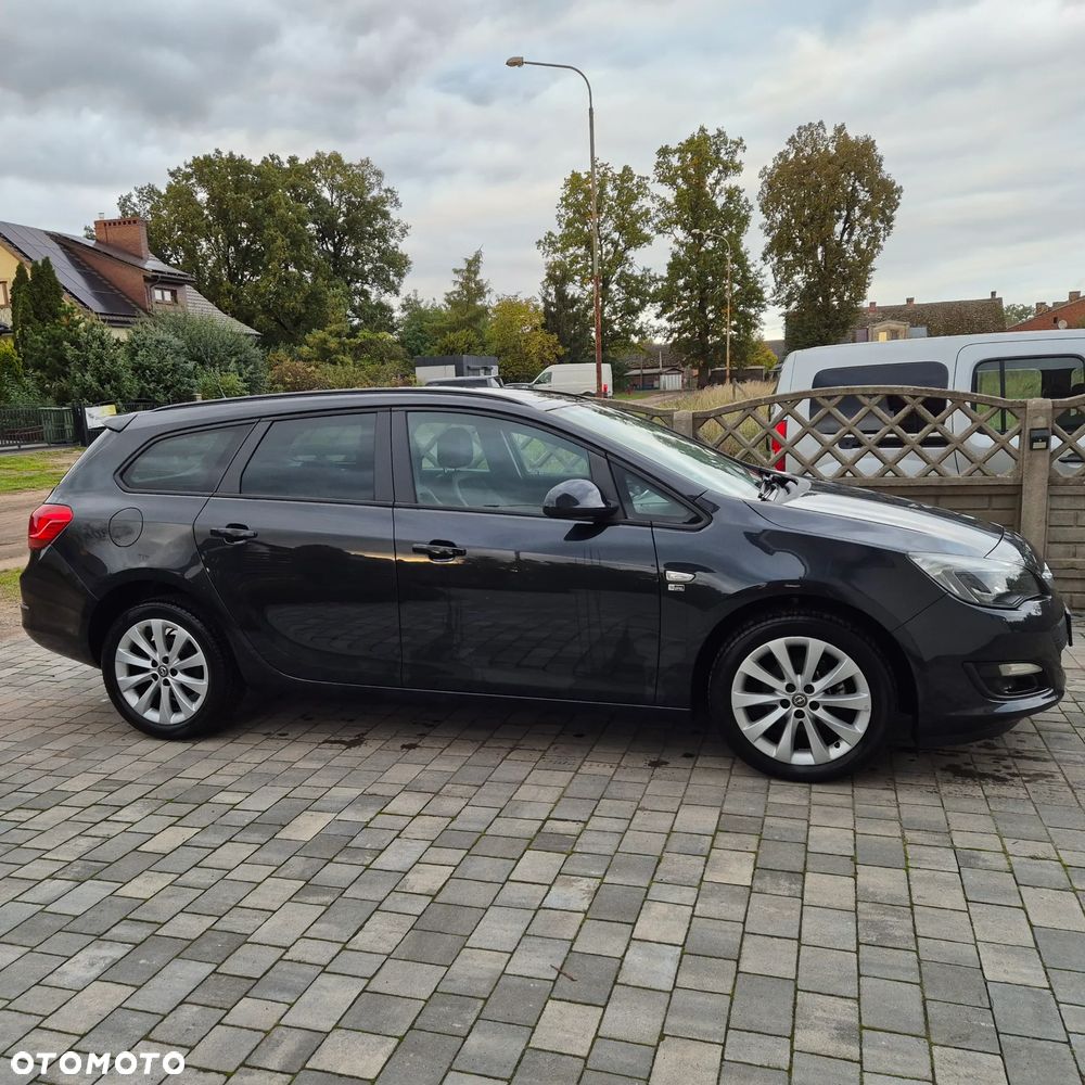 Opel Astra 1.4 Turbo 150 Jahre - 3